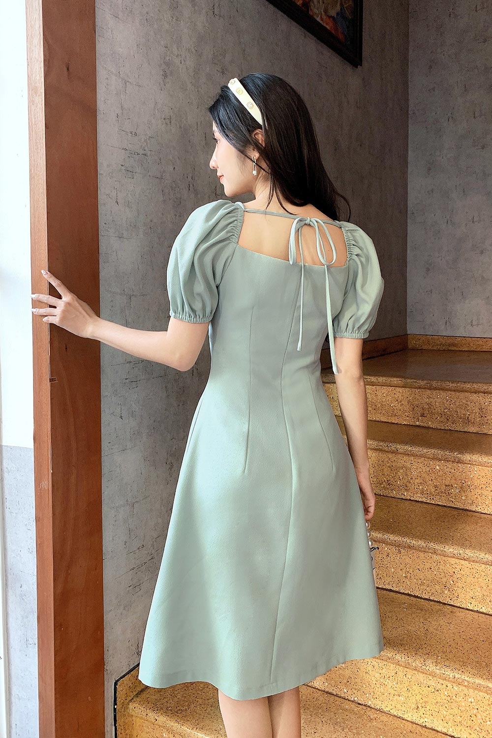 Đầm chữ A tay phồng phối nơ