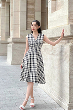 Đầm xòe họa tiết cổ V vải tweed