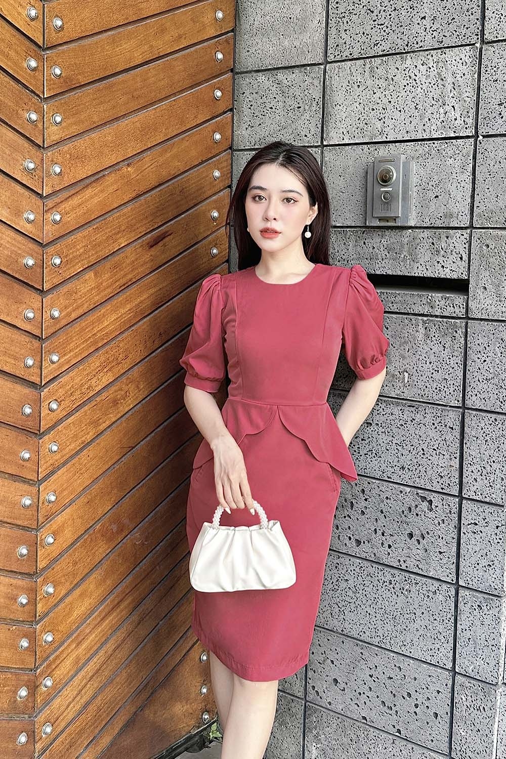 Đầm peplum công sở dáng ôm tay lỡ