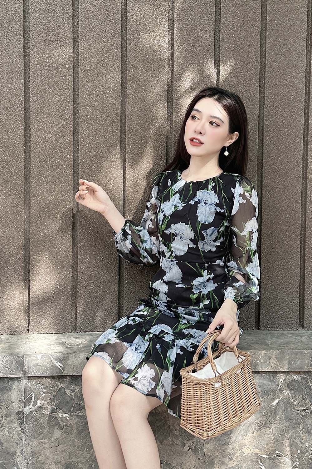 Đầm hoa đuôi cá tay dài