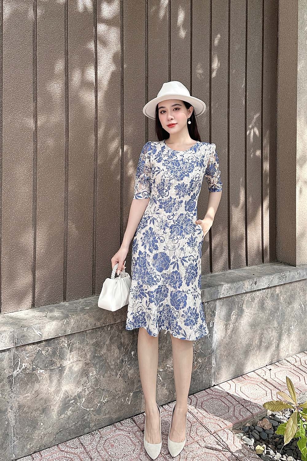 Đầm ren hoa đuôi cá tay lỡ