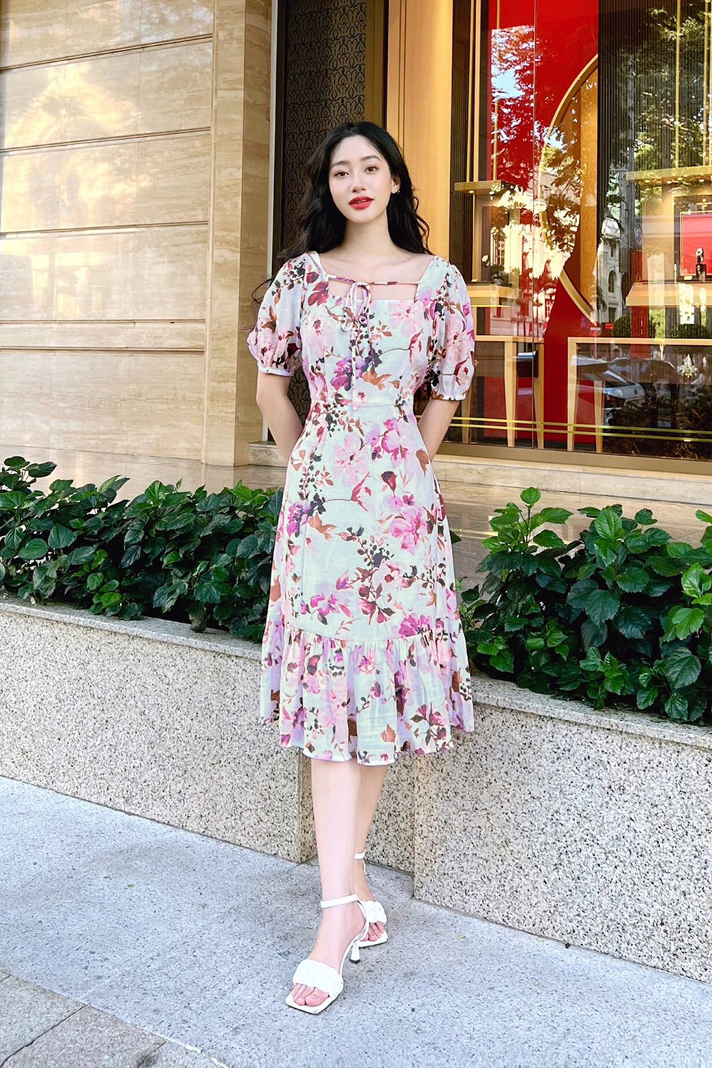 Đầm hoa đuôi cá cổ vuông phối nơ