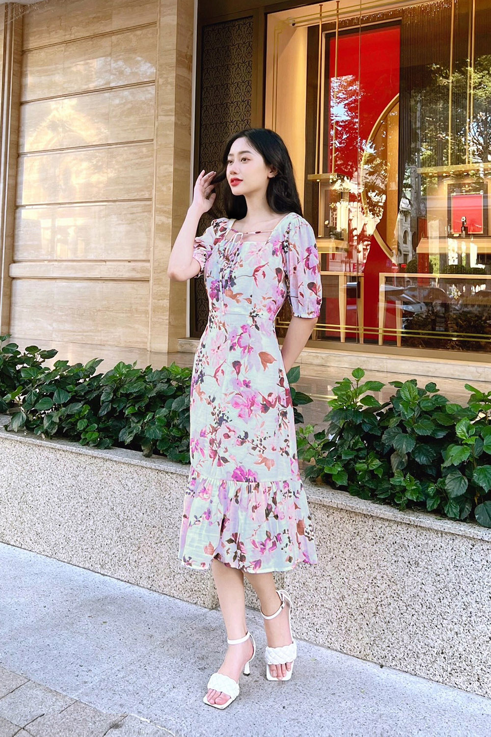 Đầm hoa đuôi cá cổ vuông phối nơ