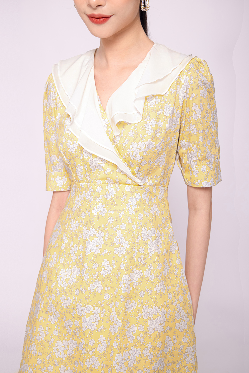 Đầm hoa dáng chữ A cổ V viền bèo