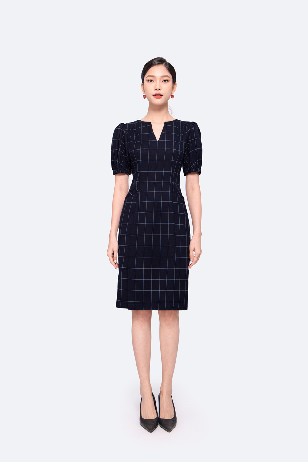 Đầm chữ a họa tiết caro cổ V