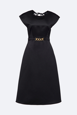 Đầm đen dáng xòe tay hến phối belt eo