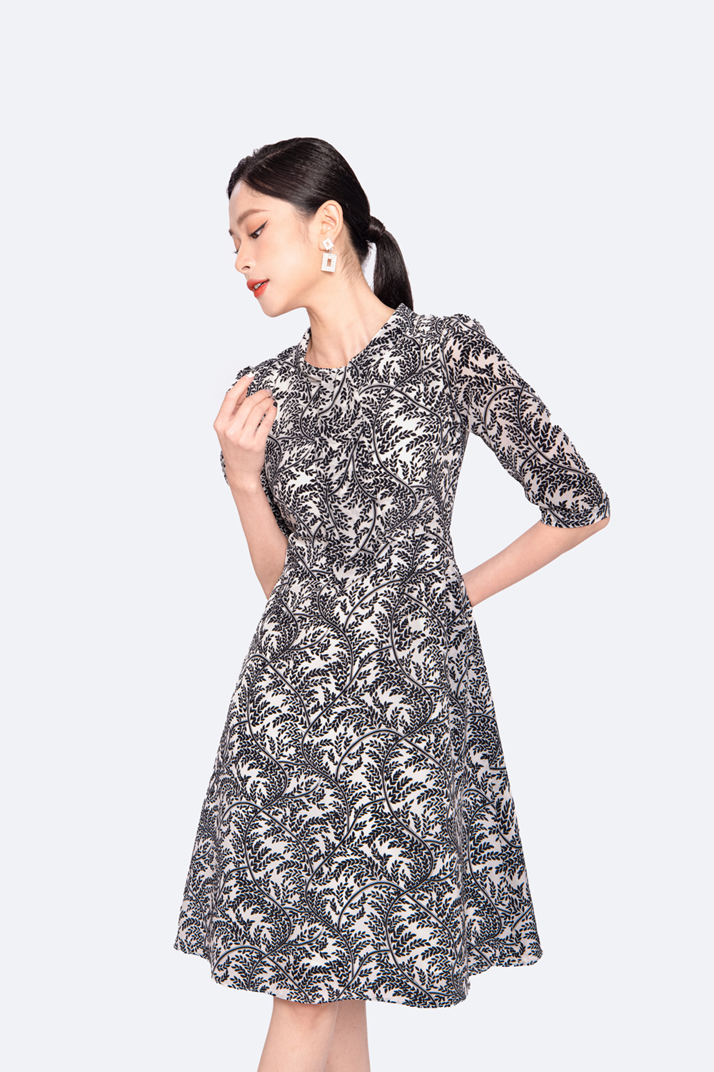 Đầm xòe công sở họa tiết tay lửng