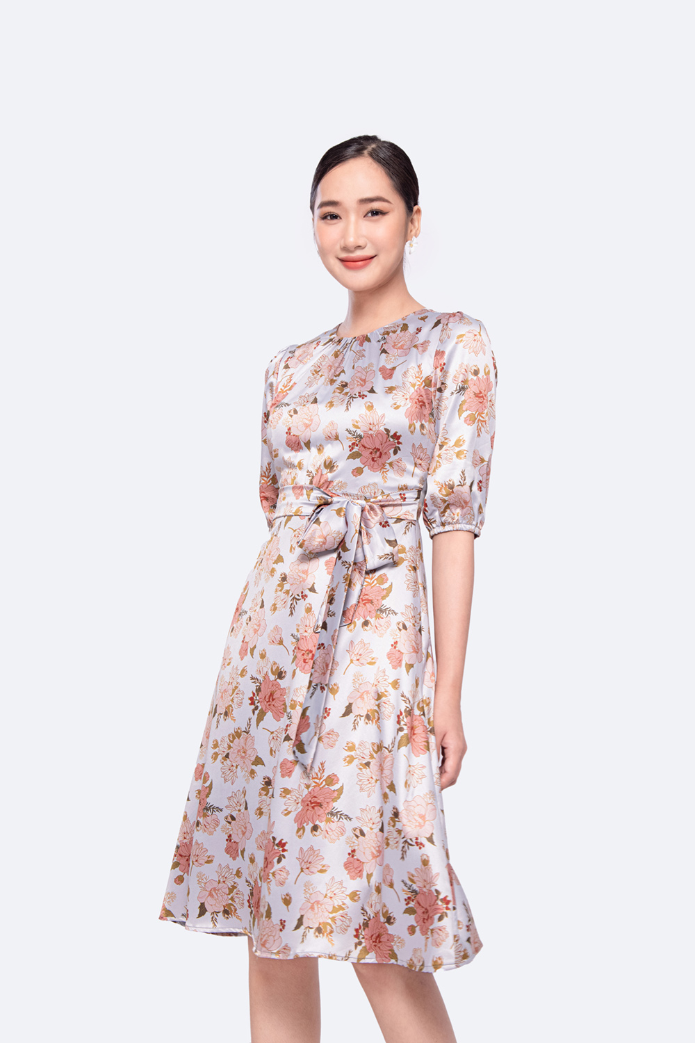 Đầm lụa hoa dáng xòe cổ tròn tay lửng KK119-23 | Thời trang công sở K&K  Fashion