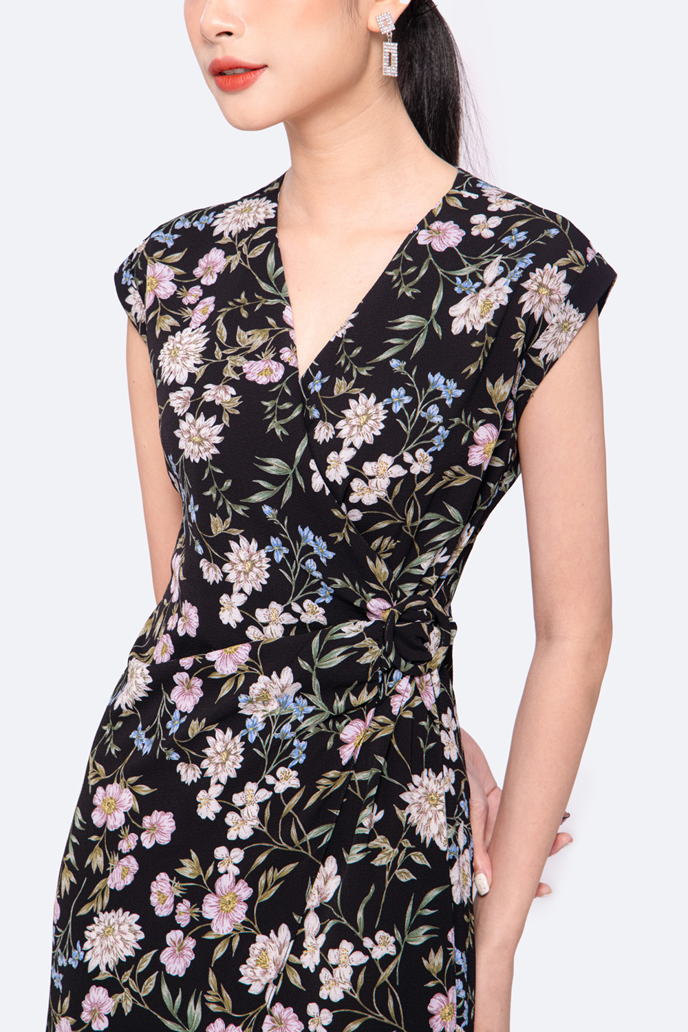 Đầm quấn wrap dress họa tiết hoa cổ tim