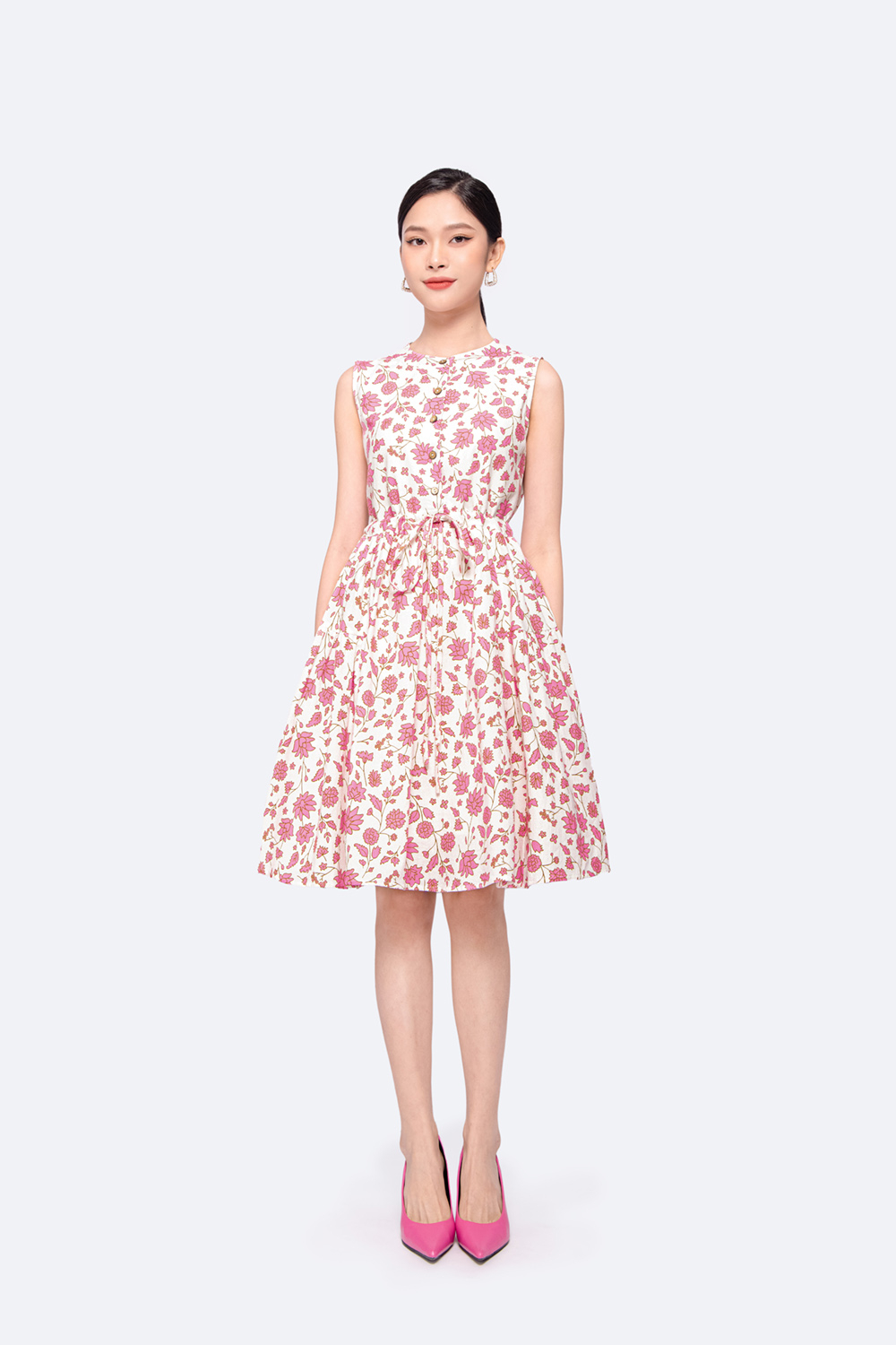 Đầm sát nách dáng xòe họa tiết hoa nhấn eo