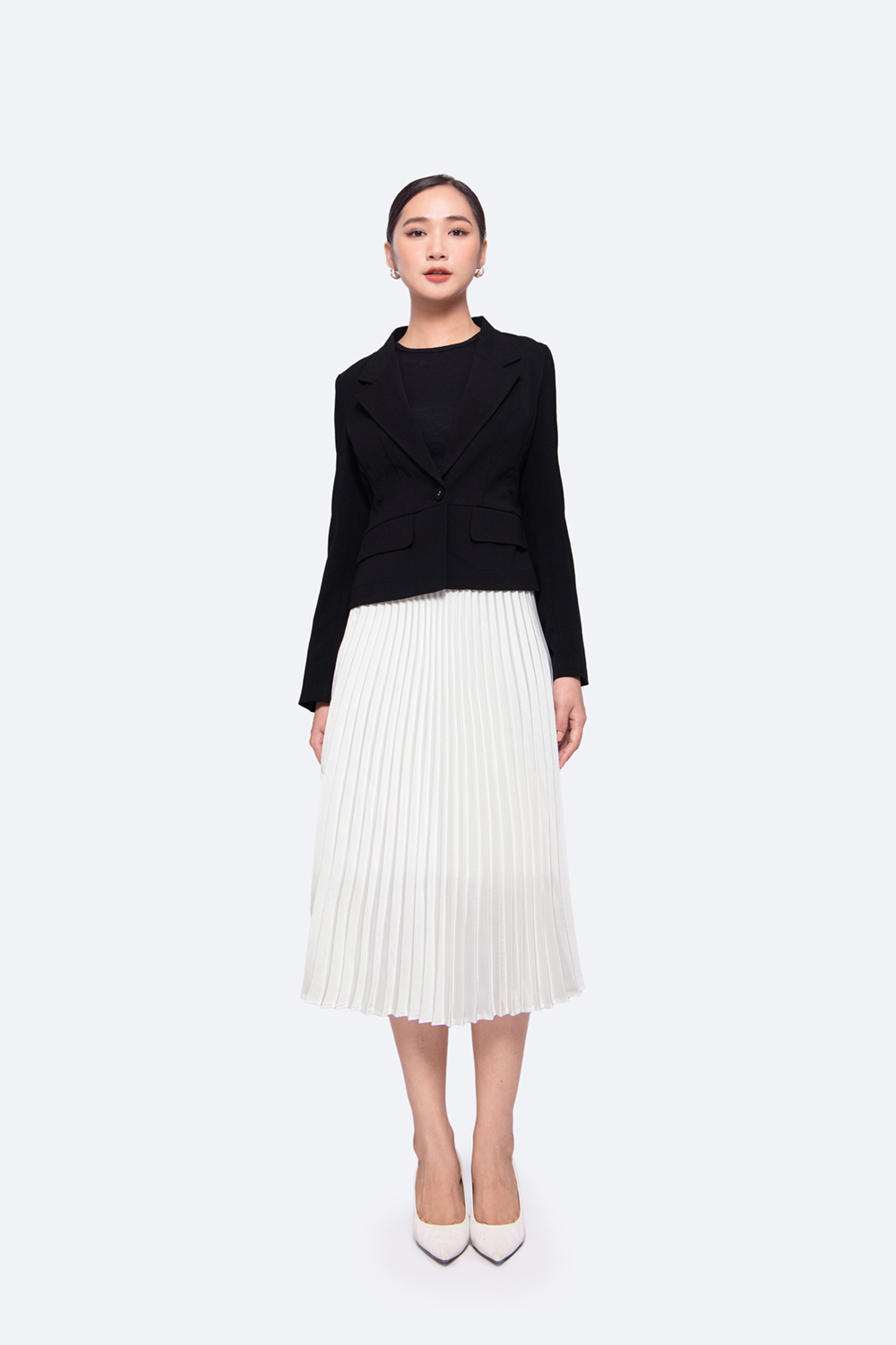 Áo khoác nữ màu đen tay dài