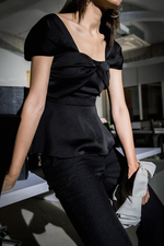 Áo kiểu nữ dáng peplum màu đen