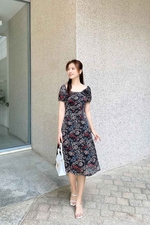 Đầm đen hoa dáng xòe cổ vuông