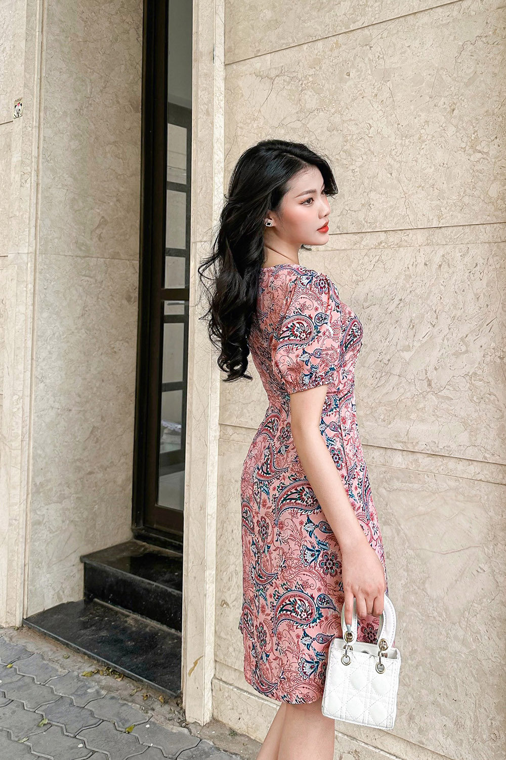 Đầm công sở họa tiết dáng chữ A cổ V