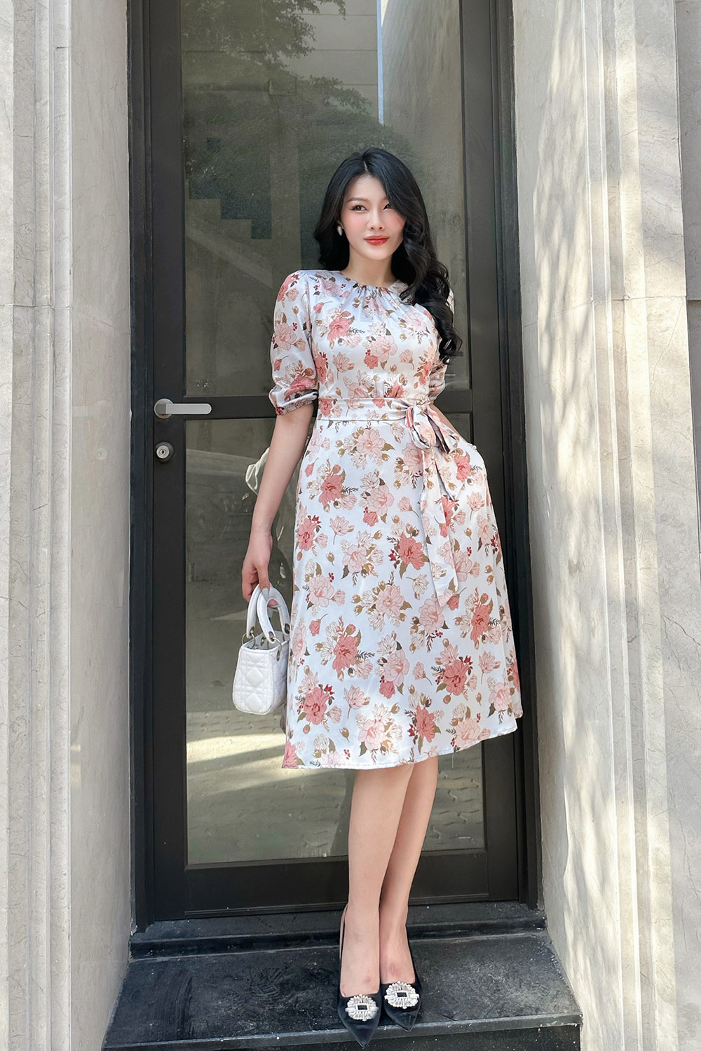 Đầm lụa hoa dáng xòe cổ tròn tay lửng