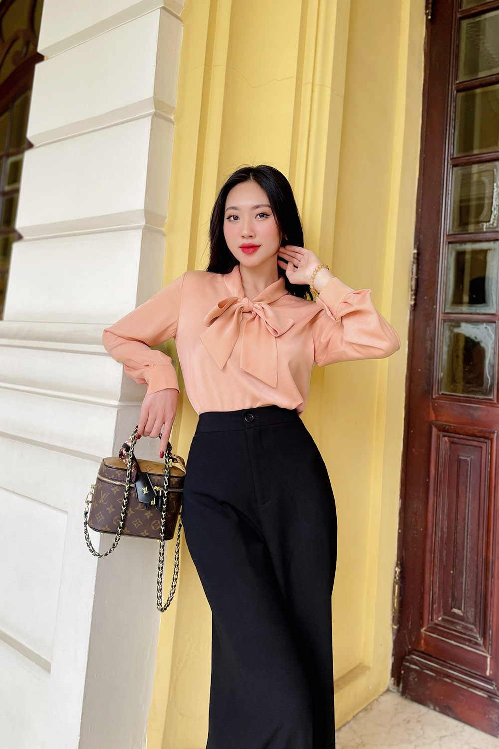 Áo blouse lụa kiểu nữ cổ phối nơ