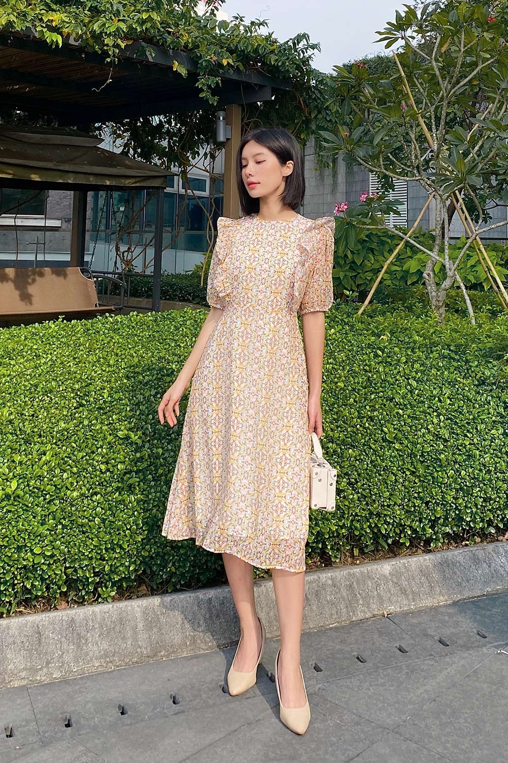 Đầm chữ a họa tiết nhiều màu phối bèo