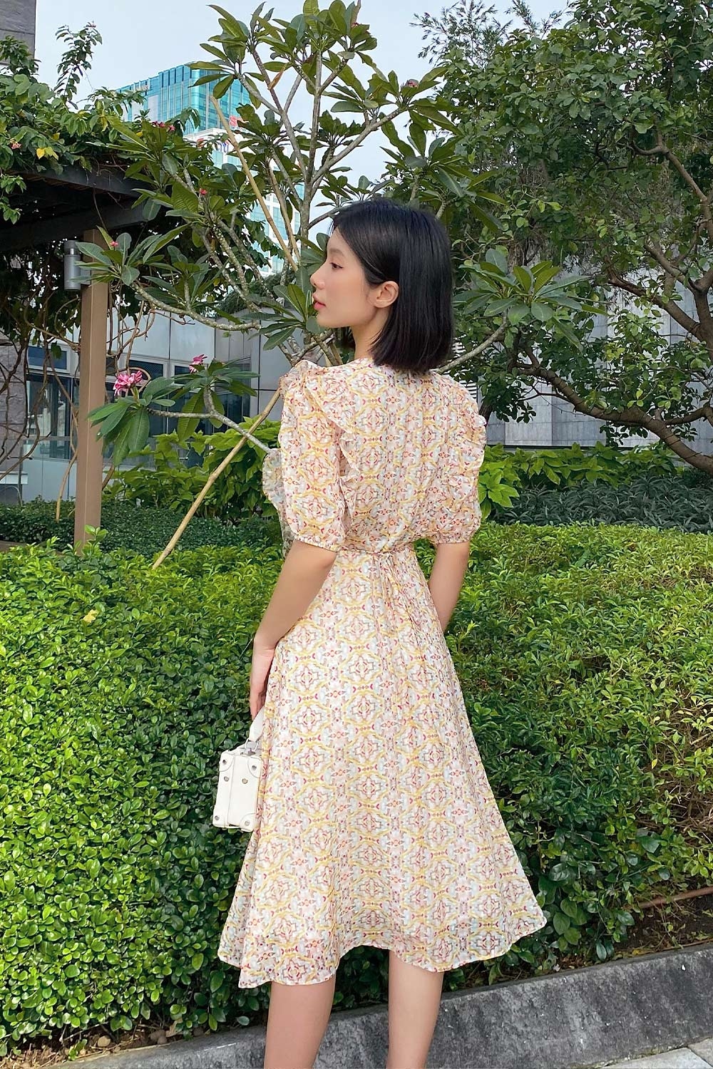 Đầm chữ a họa tiết nhiều màu phối bèo