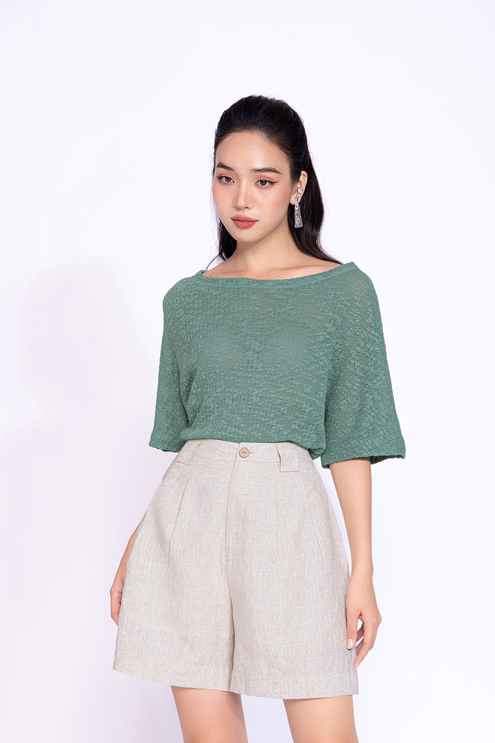 Áo len mỏng tay lỡ màu xanh