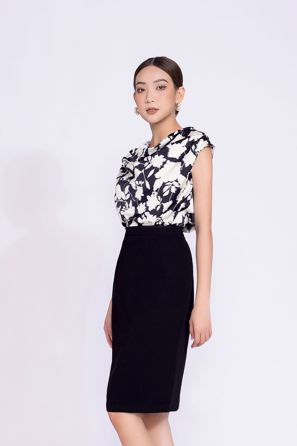 Áo kiểu nữ họa tiết hoa cổ đổ