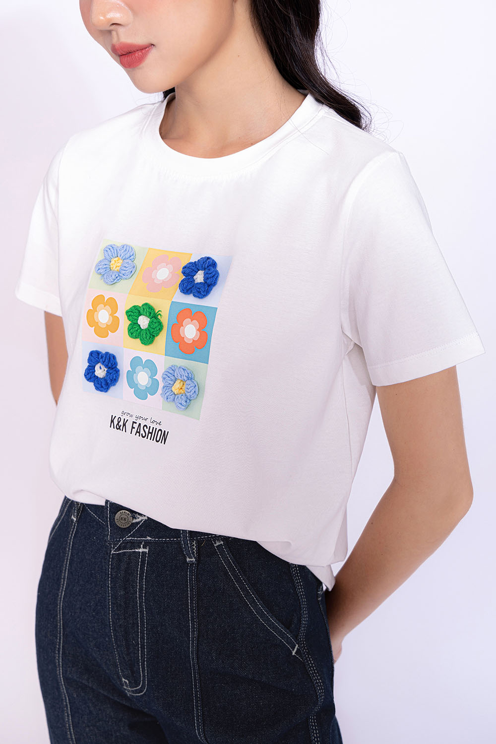 Áo thun cotton nữ màu trắng đính hoa nổi