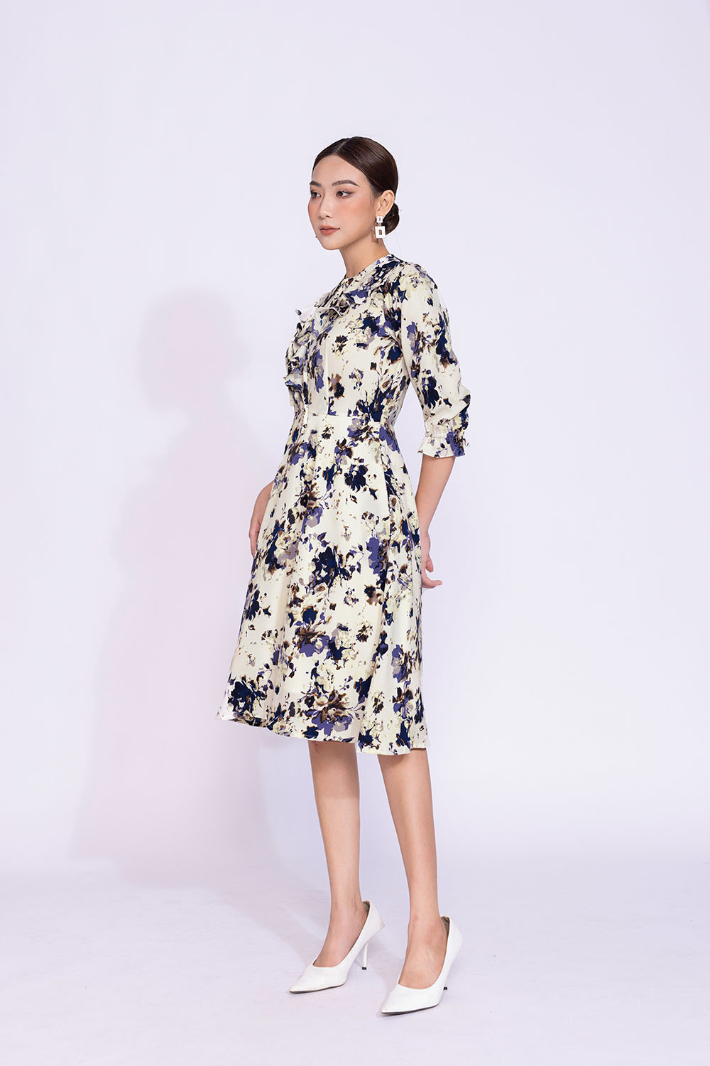 Đầm xòe hoa phối nơ viền bèo