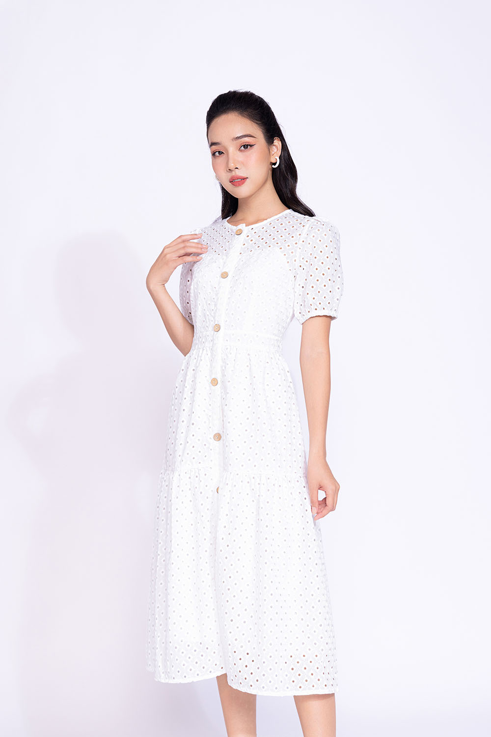 Đầm ren trắng dáng dài phối nút KK140-21 | Thời trang công sở K&K ...