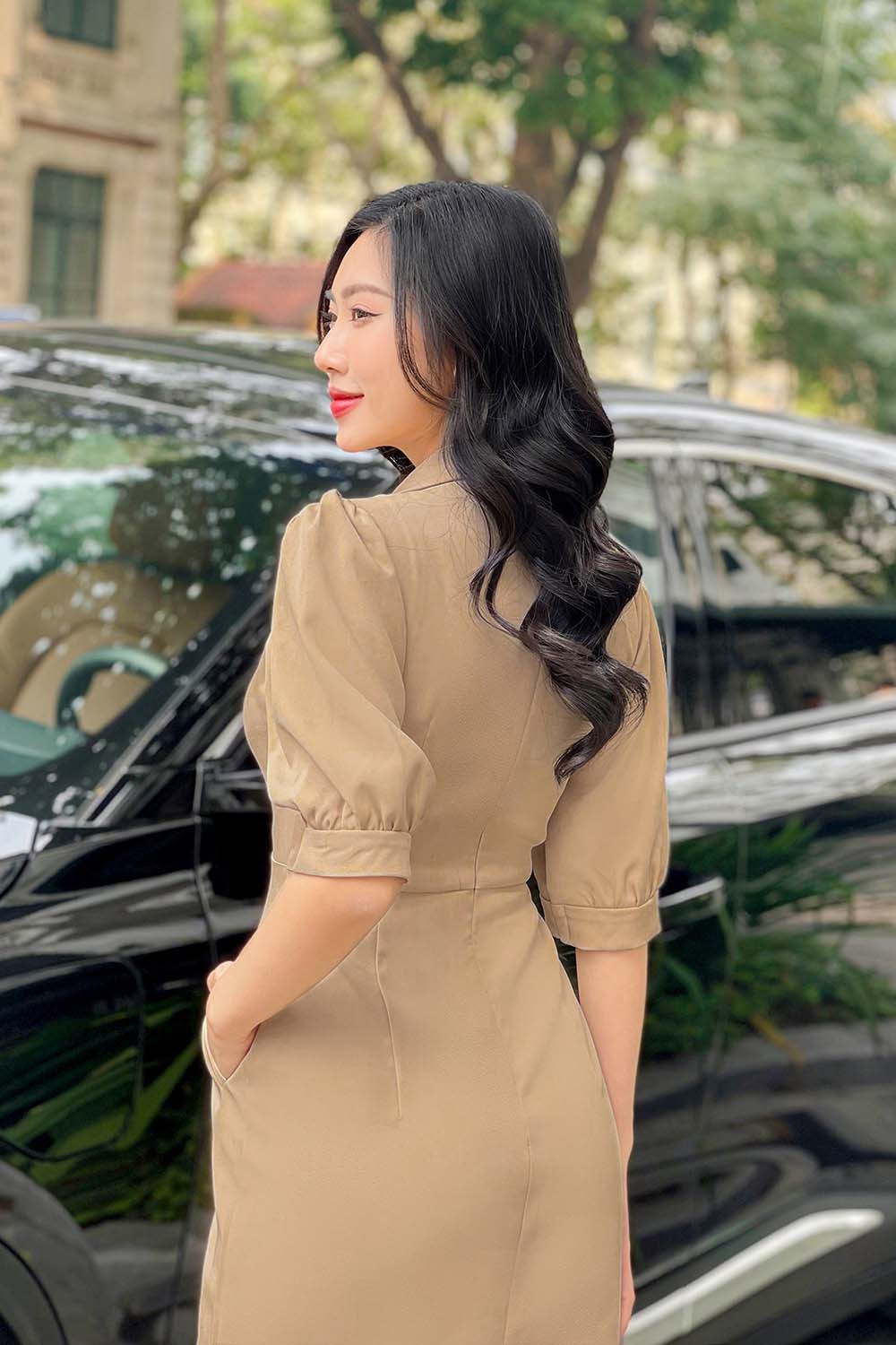 Đầm ôm body công sở cổ đan tông