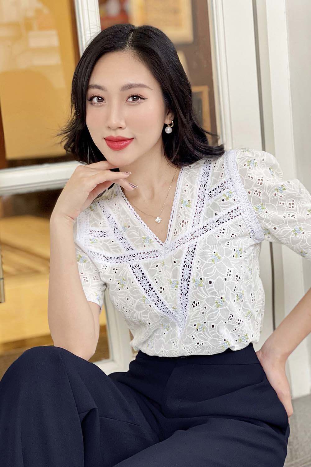 Áo kiểu nữ công sở đẹp phối ren