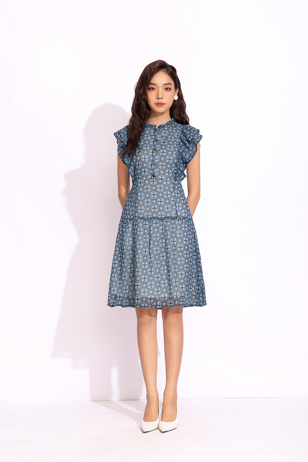 Đầm voan hạ eo dáng xòe tay bèo