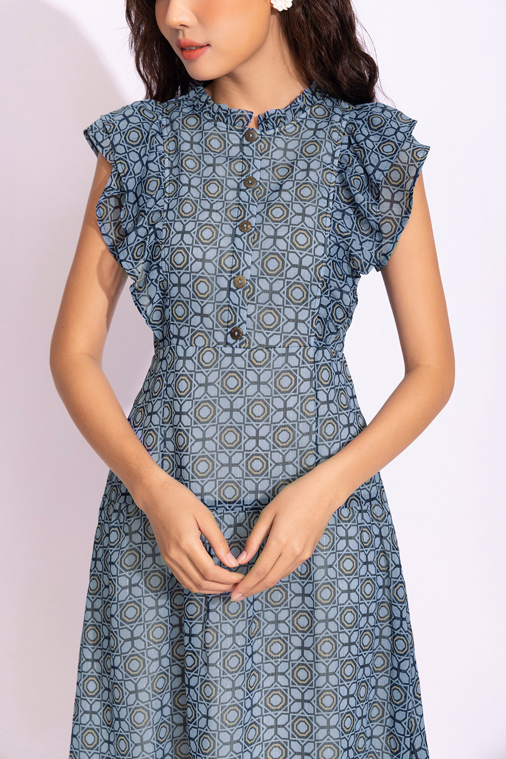 Đầm voan hạ eo dáng xòe tay bèo