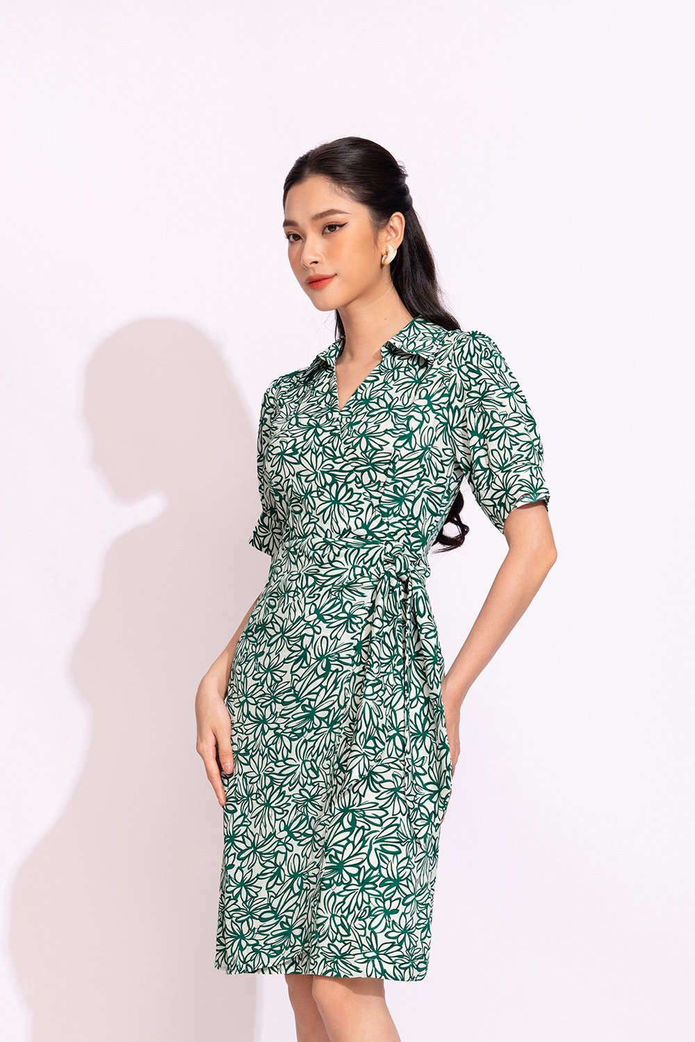 Đầm wrap dress họa tiết hoa eo thắt nơ