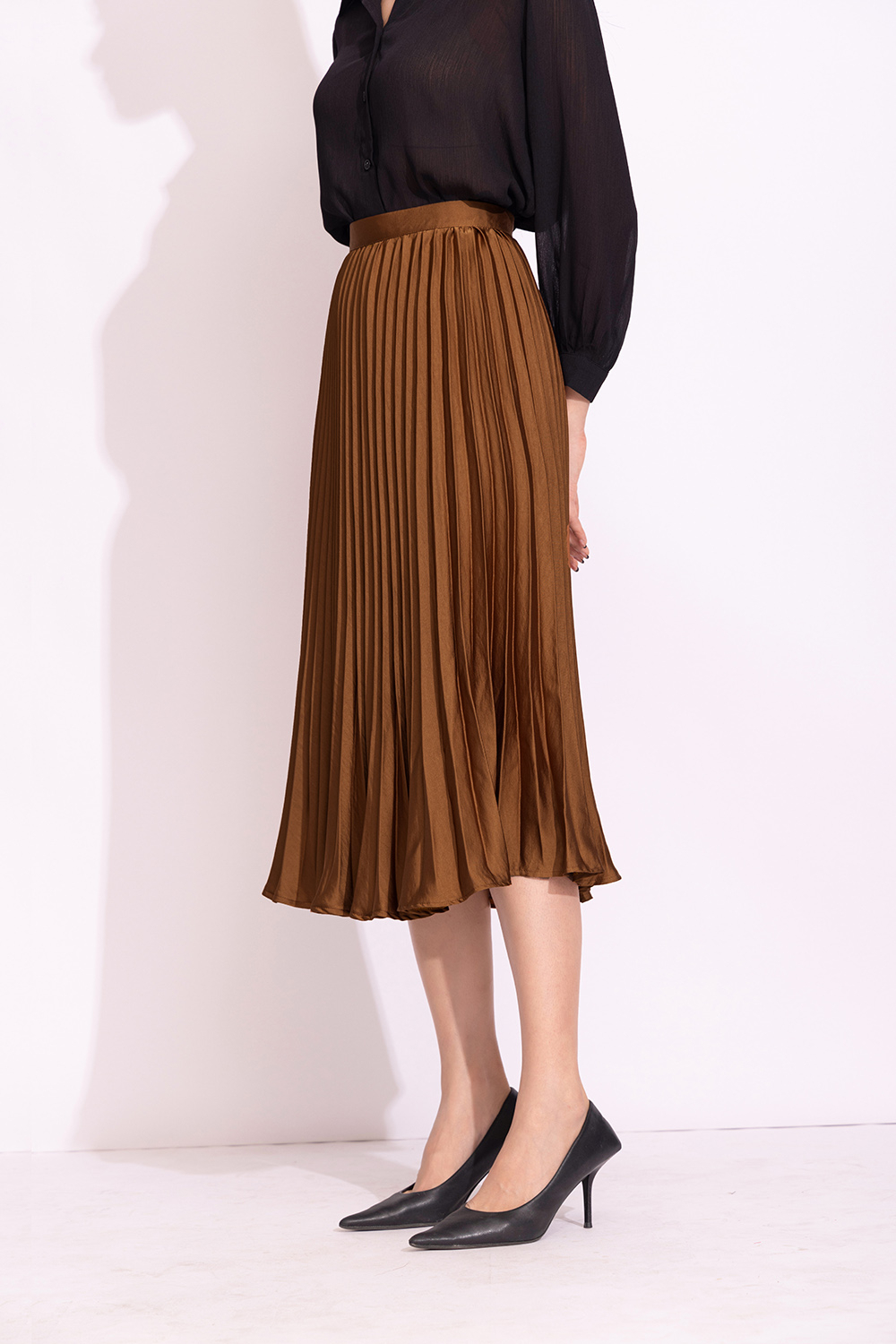 Chân váy lụa xếp ly dáng dài