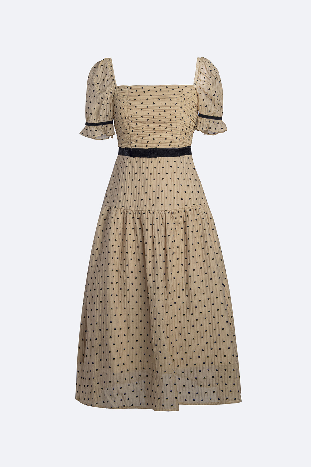 Đầm xòe chấm bi trái tim phối đai eo