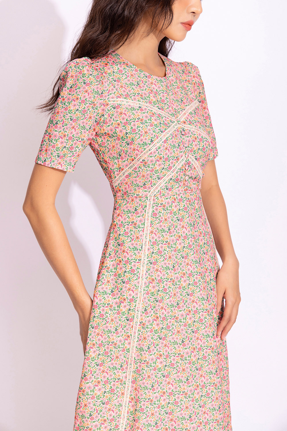 Đầm xòe hoa nhí công sở phối đăng ten