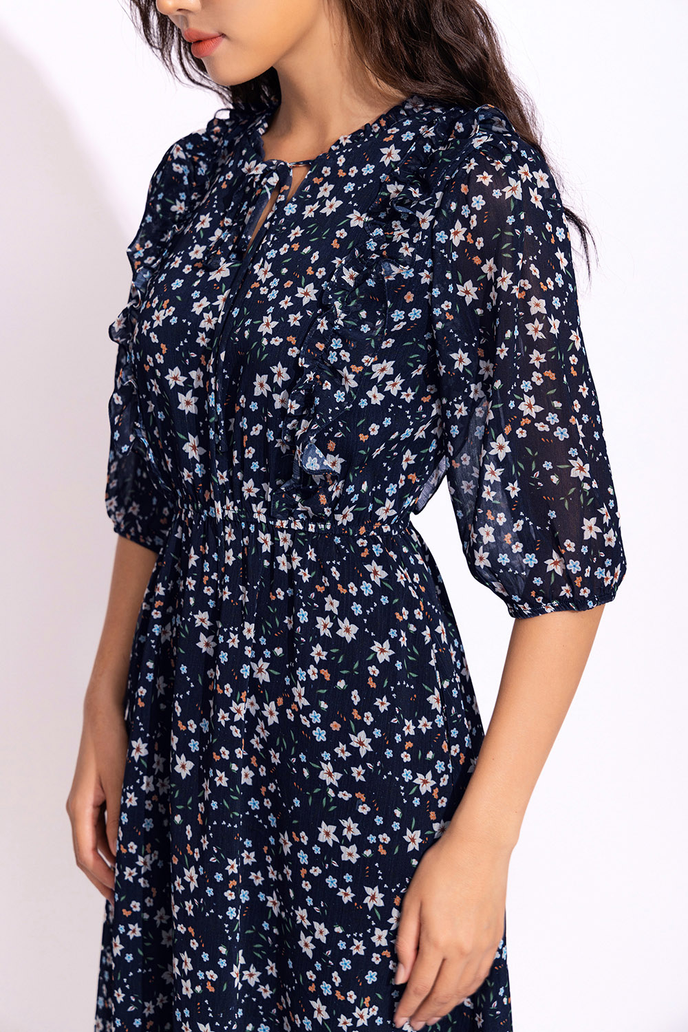 Đầm hoa nhí dáng dài đuôi cá cổ viền bèo