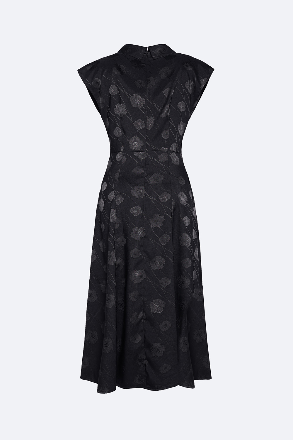 Đầm đen sơ mi dáng xòe tay hến