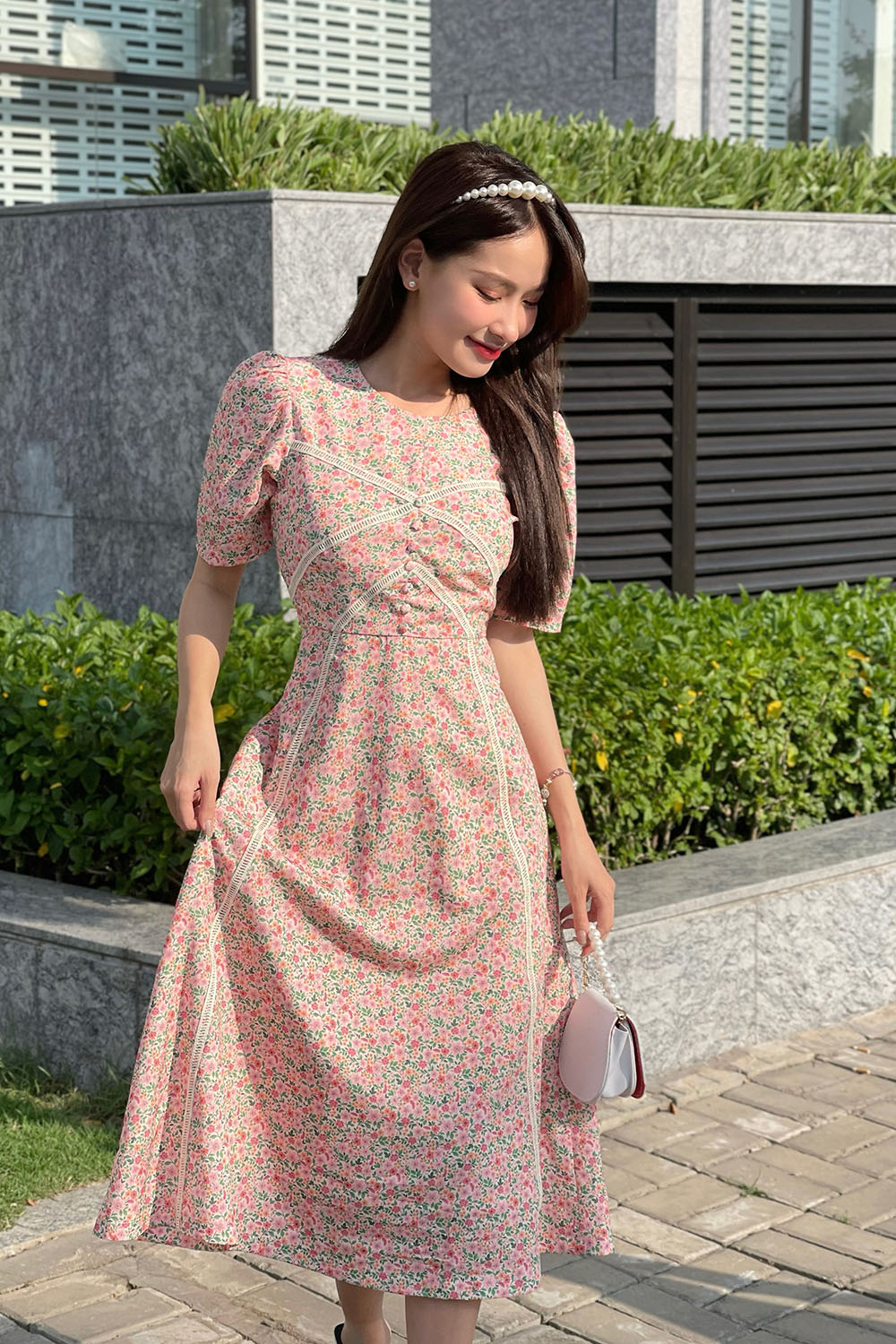 Đầm xòe hoa nhí công sở phối đăng ten