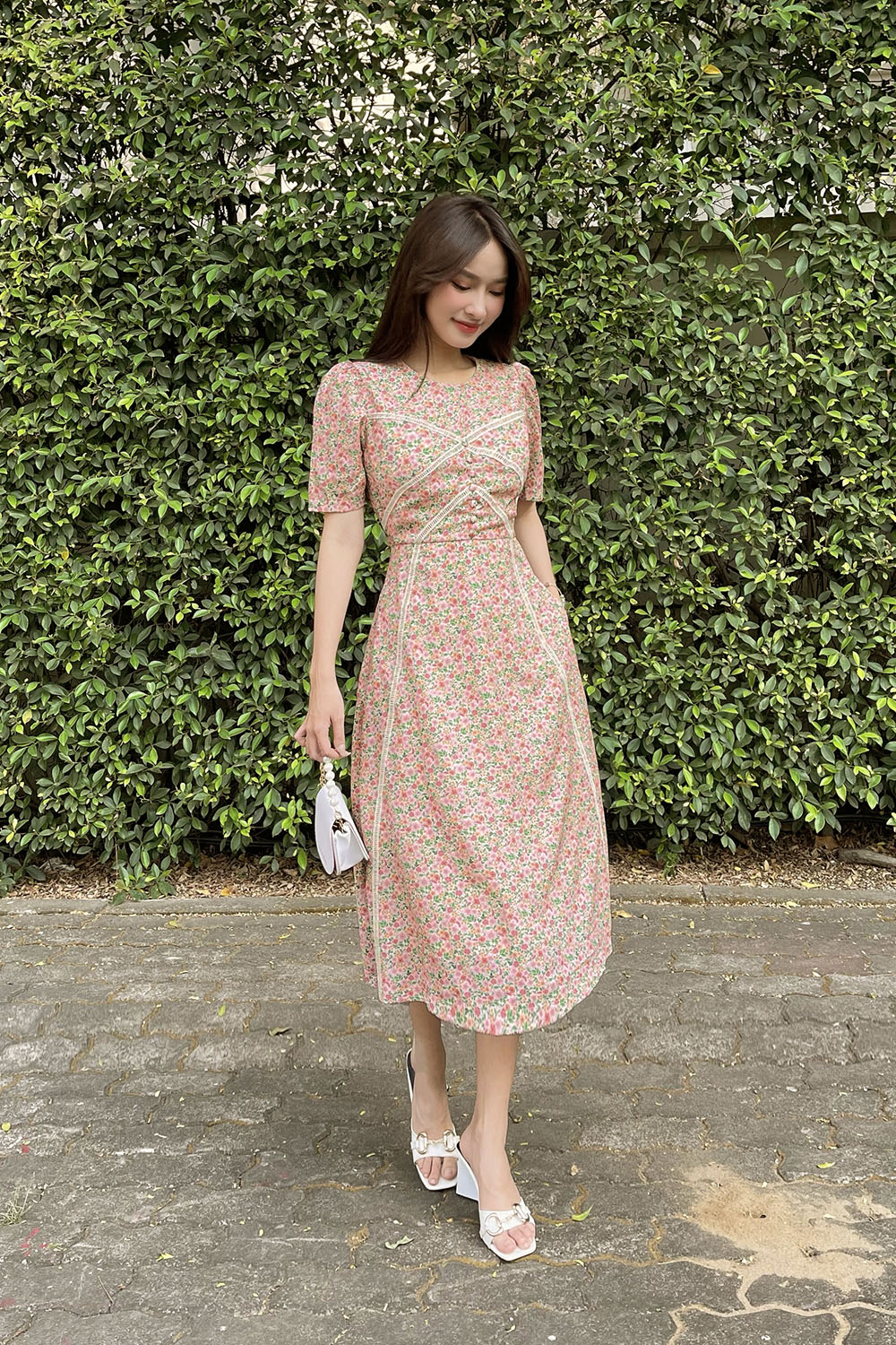 Đầm xòe hoa nhí công sở phối đăng ten