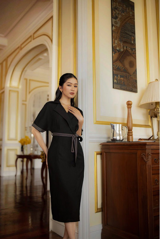 Đầm đen chữ A cổ đan tông kèm đai eo KK140-22