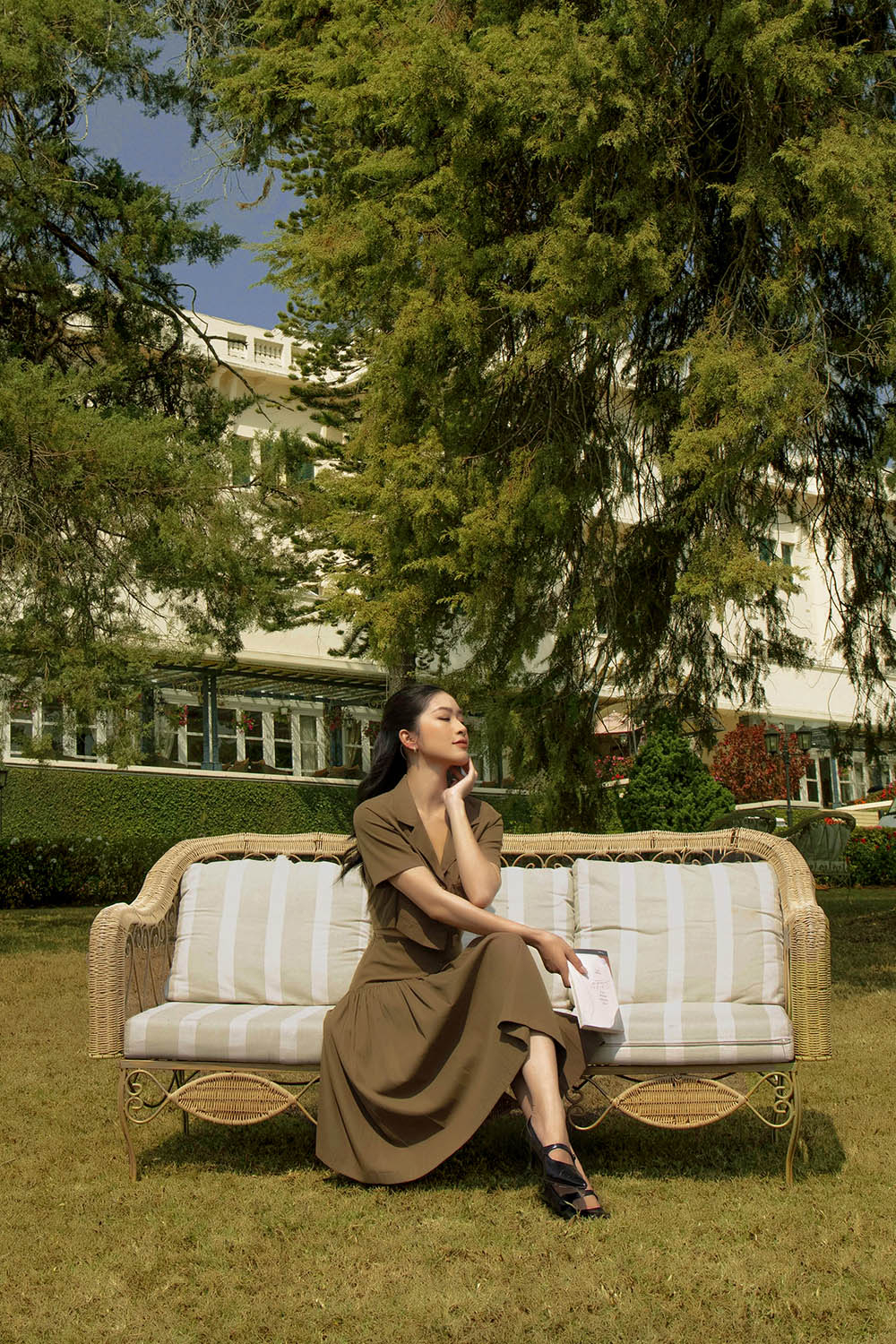 Chân váy xòe xếp ly công sở