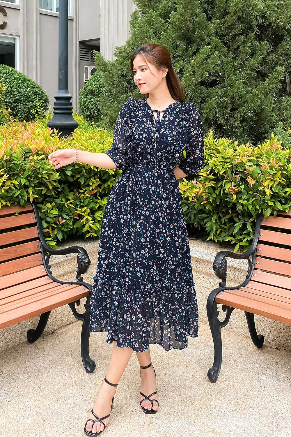 Đầm hoa nhí dáng dài đuôi cá cổ viền bèo