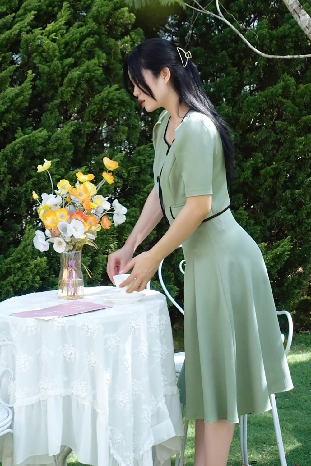 Chân váy midi xếp ly dáng xòe