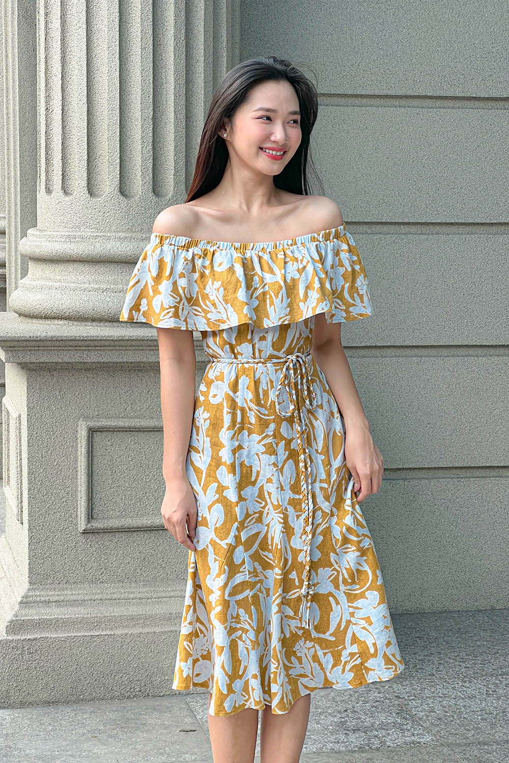 Đầm xòe trễ vai họa tiết phối đai eo