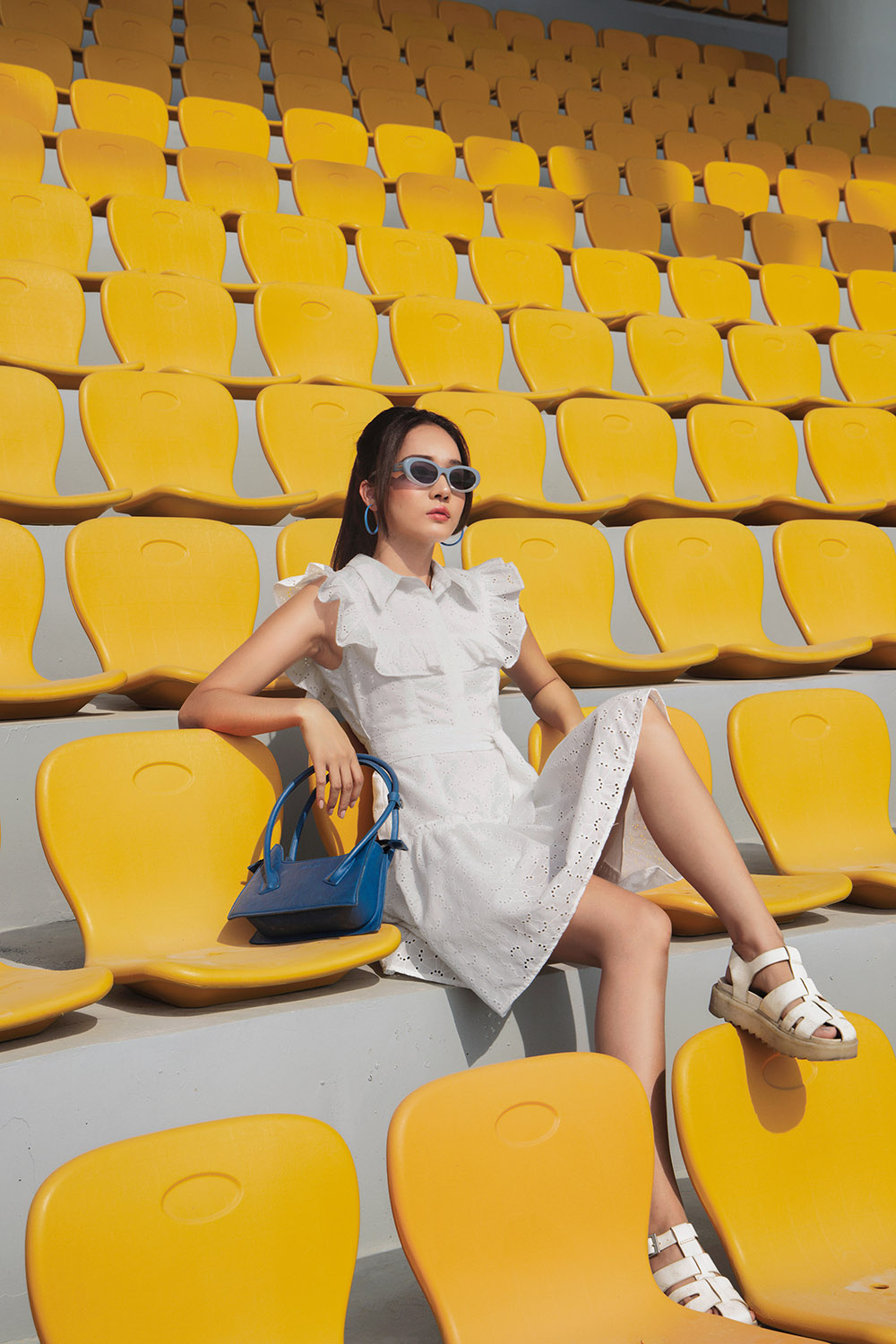 Đầm trắng xòe phối bèo cổ sơ mi