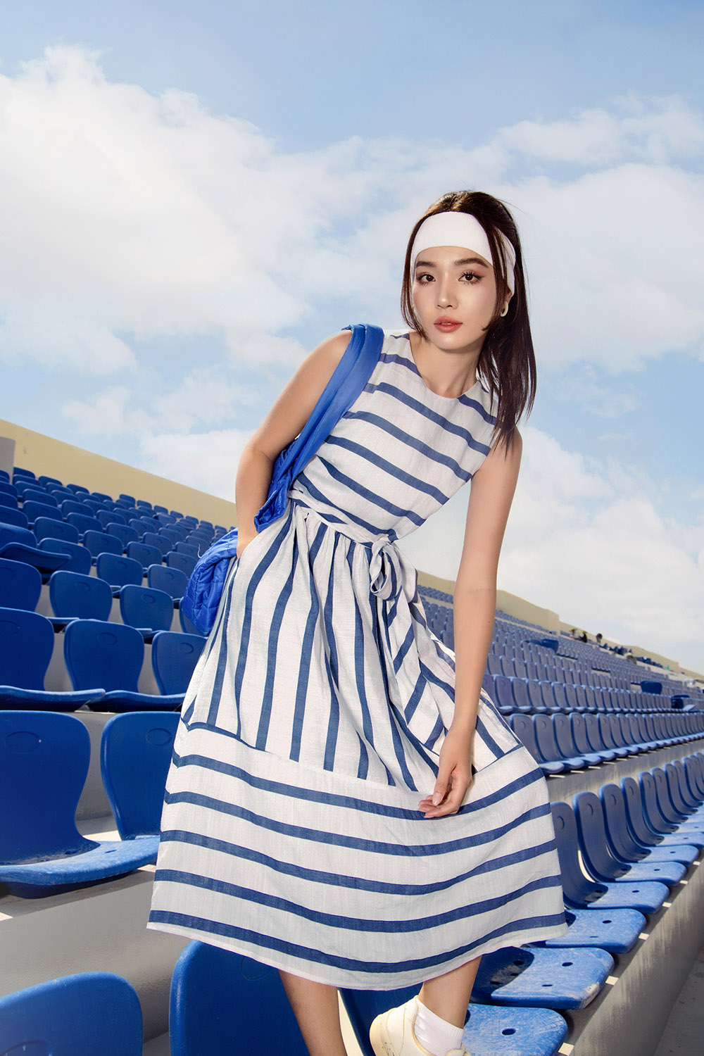 Đầm xòe họa tiết kẻ phối dây nơ eo