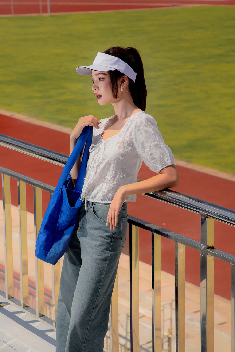 Áo kiểu nữ màu trắng phối nơ