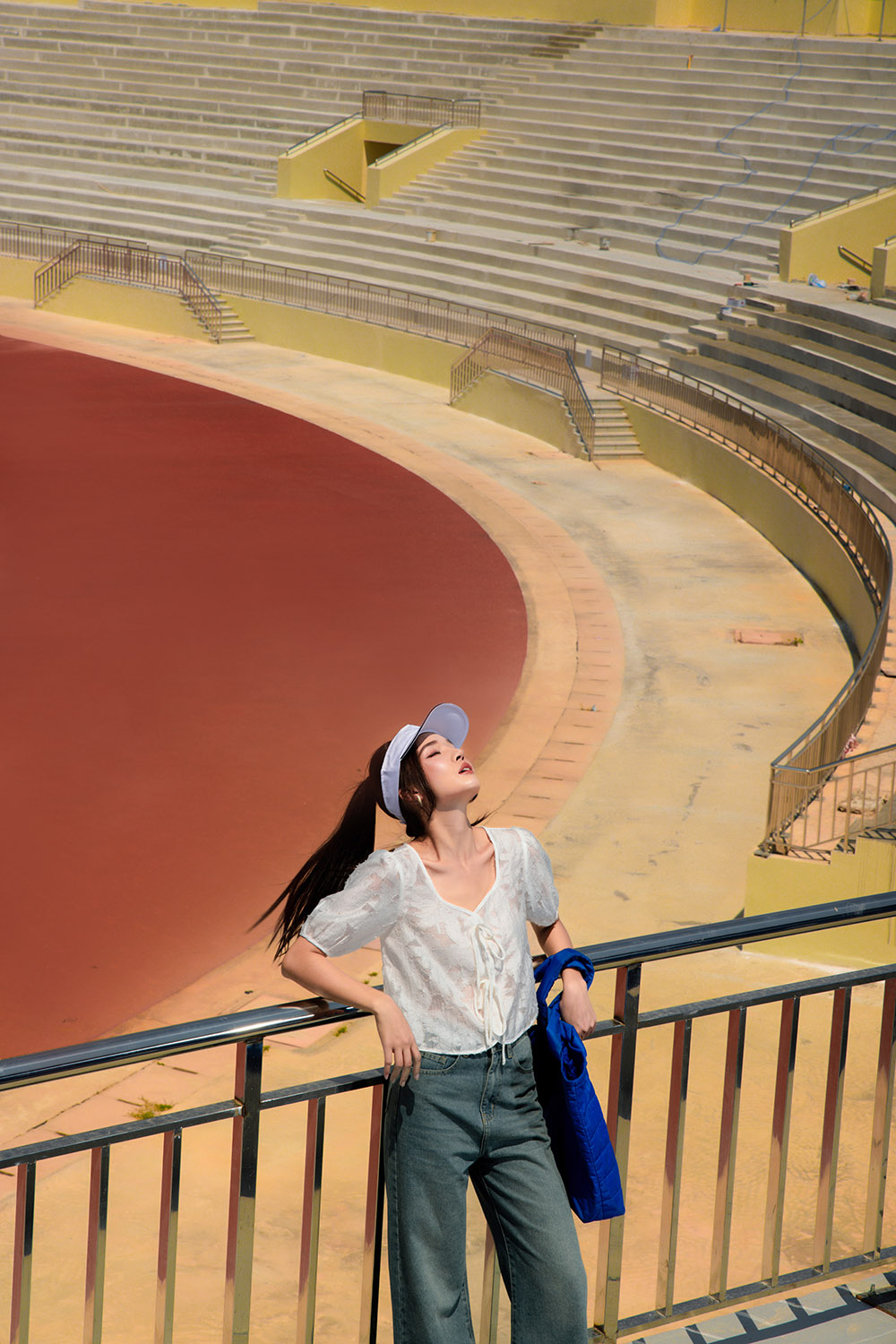 Áo kiểu nữ màu trắng phối nơ