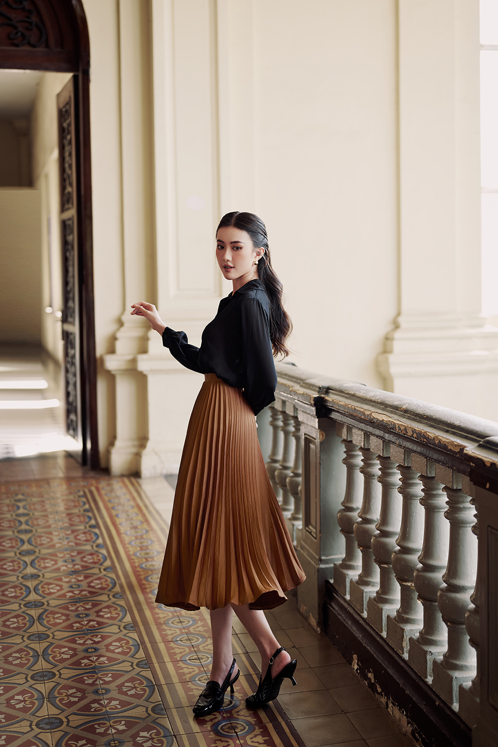 Chân váy lụa xếp ly dáng dài