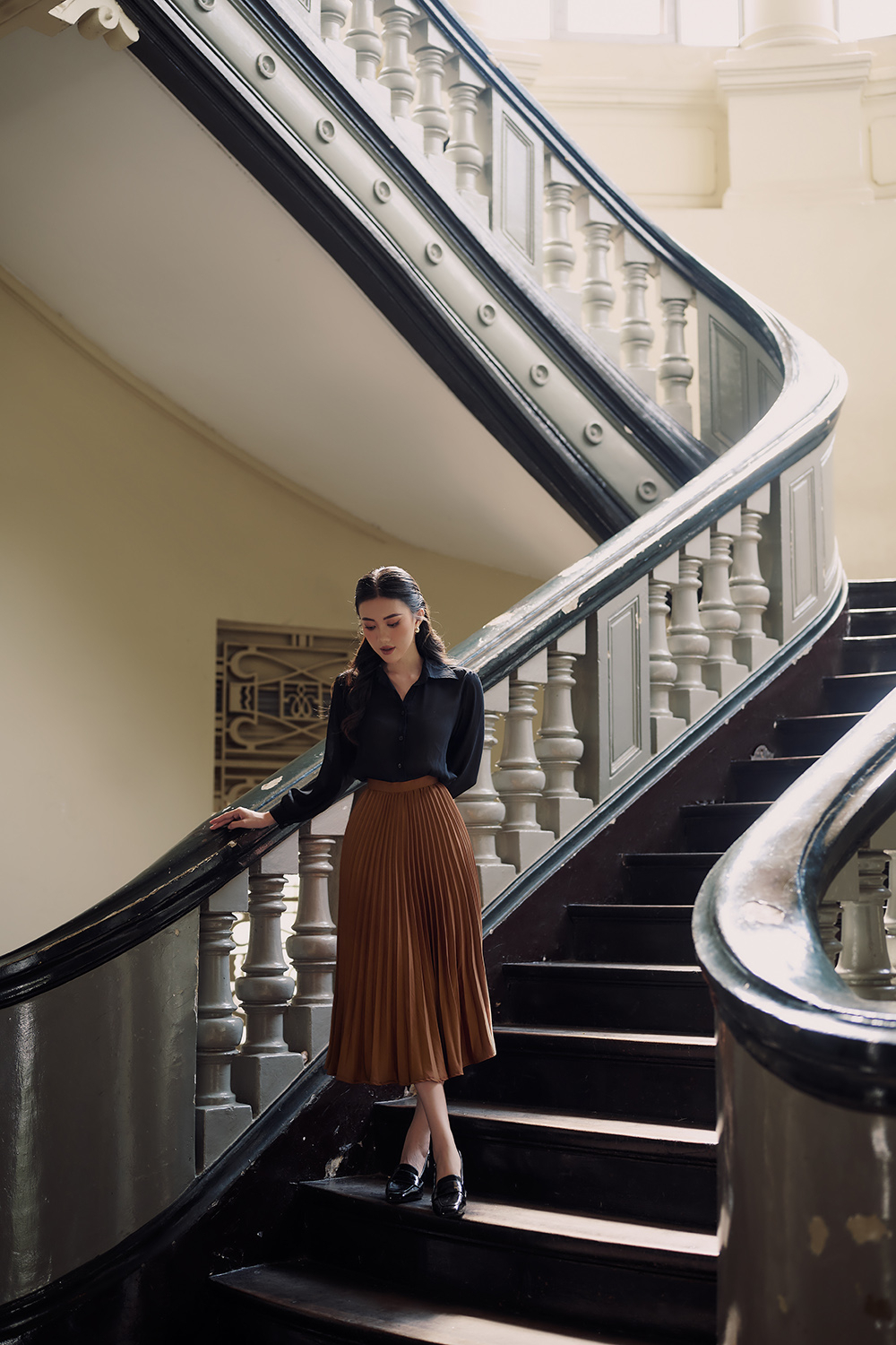 Chân váy lụa xếp ly dáng dài